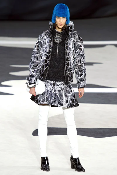Look 63